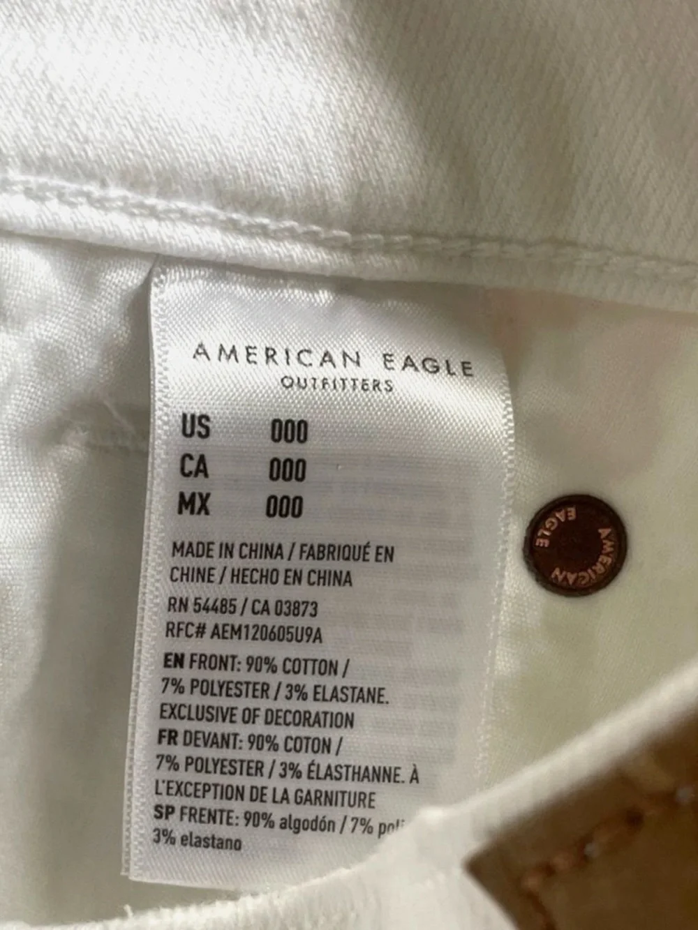 American Eagle White Denim Mom Shorts Size 000 High Rise Stretch Frayed Hem